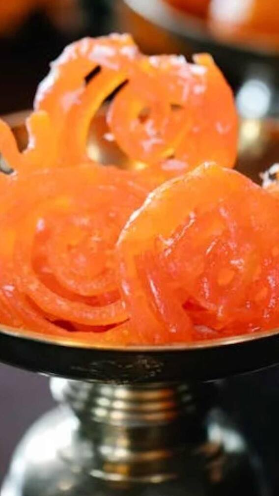 100 ग्रॅम जिलेबीमध्ये किती कॅलरीज असतात?