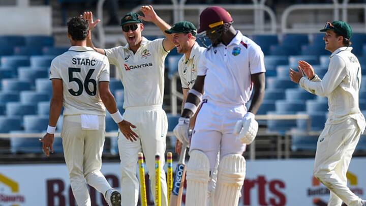 मिचेल स्टार्कने वेस्ट इंडिजच्या दुसऱ्या डावाच्या पहिल्याच चेंडूवर जॉन कॅम्पबेलची विकेट घेतली.