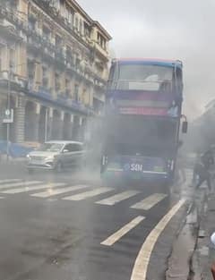 Best Bus Fire: सीएसएमटीजवळ बेस्टच्या डबल डेकर बसला आग; प्रवाशांमध्ये भीतीचं वातावरण, सगळे पटापट खाली उतरले