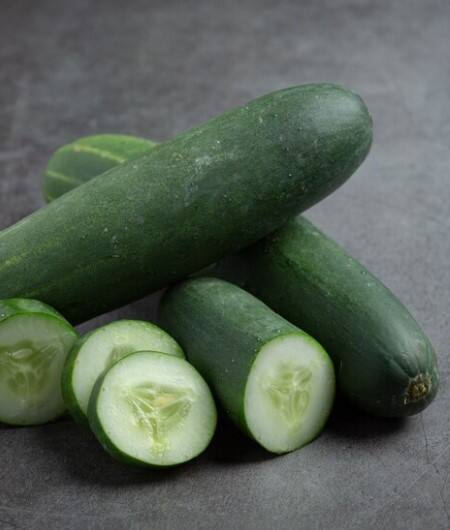 ਖੀਰਾ ਖਾਣ ਤੋਂ ਤੁਰੰਤ ਬਾਅਦ ਪਾਣੀ ਪੀਣ ਨਾਲ ਪਾਚਨ ਦੀ ਗਤੀ ਹੌਲੀ ਪੈ ਜਾਂਦੀ ਹੈ। ਇਸ ਨਾਲ ਭੋਜਨ ਠੀਕ ਤਰੀਕੇ ਨਾਲ ਨਹੀਂ ਪਚਦਾ ਅਤੇ ਪੇਟ ਵਿੱਚ ਭਾਰੀਪਨ ਜਾਂ ਬਦਹਜ਼ਮੀ ਦੀ ਸਮੱਸਿਆ ਹੋ ਸਕਦੀ ਹੈ।