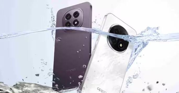 Oppo F29 આ વખતે સેલમાં 25,998 રૂપિયાની કિંમતે પણ ખરીદી શકાય છે. તેમાં સ્નેપડ્રેગન 6 Gen 1 ચિપસેટ, 6.7 ઇંચ FHD+ ડિસ્પ્લે (120Hz), 6500mAh બેટરી અને 45W ચાર્જિંગ સપોર્ટ છે. કેમેરા સેટઅપમાં 50MP+2MP ડ્યુઅલ રીઅર કેમેરા અને 16MP ફ્રન્ટ કેમેરાનો સમાવેશ થાય છે, જે સોશિયલ મીડિયા યુઝર્સ દ્વારા પસંદ કરી શકાય છે.