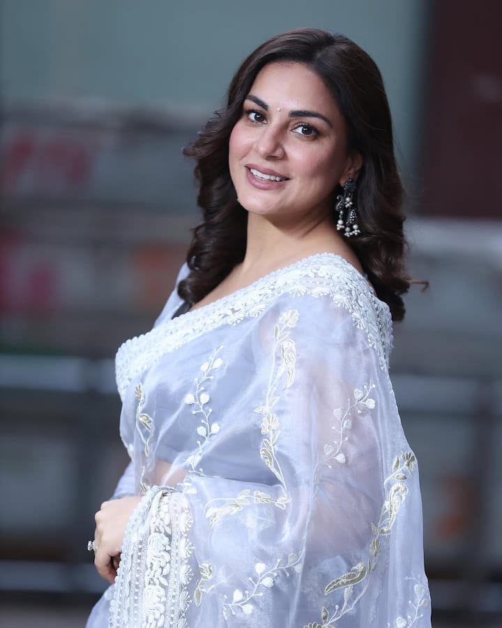 टीवी शोज के साथ–साथ उन्होंने कई फिल्मों में भी काम किया है. आज एक्ट्रेस करोड़ों रुपए के संपत्ति की मालकिन हैं.