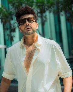 'बच्चे दे दो, कुत्ते बहुत हो गए हैं'..इस बिन ब्याहे एक्टर से घरवाले करने लगे ऐसी डिमांड