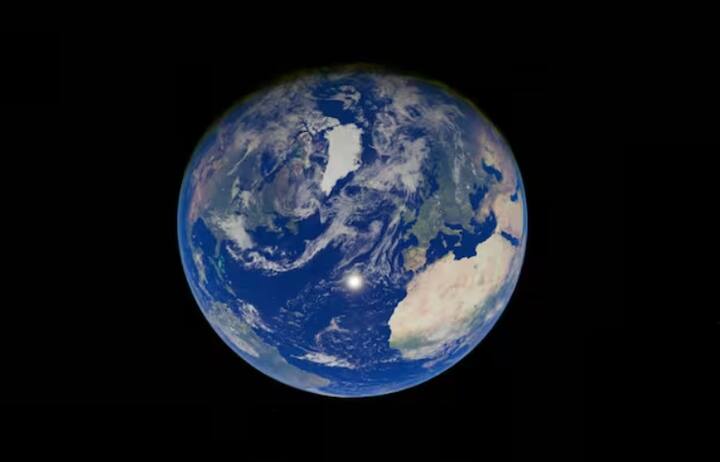 ਧਰਤੀ ਦਾ ਘੁੰਮਣਾ ਕਈ ਚੀਜ਼ਾਂ ਦੁਆਰਾ ਪ੍ਰਭਾਵਿਤ ਹੁੰਦਾ ਹੈ, ਜਿਸ ਵਿੱਚ ਸੂਰਜ ਅਤੇ ਚੰਦਰਮਾ ਦੀ ਸਥਿਤੀ, ਧਰਤੀ ਦੇ ਚੁੰਬਕੀ ਖੇਤਰ ਵਿੱਚ ਤਬਦੀਲੀਆਂ, ਅਤੇ ਗ੍ਰਹਿ 'ਤੇ ਪੁੰਜ ਦਾ ਸੰਤੁਲਨ ਸ਼ਾਮਲ ਹੈ।