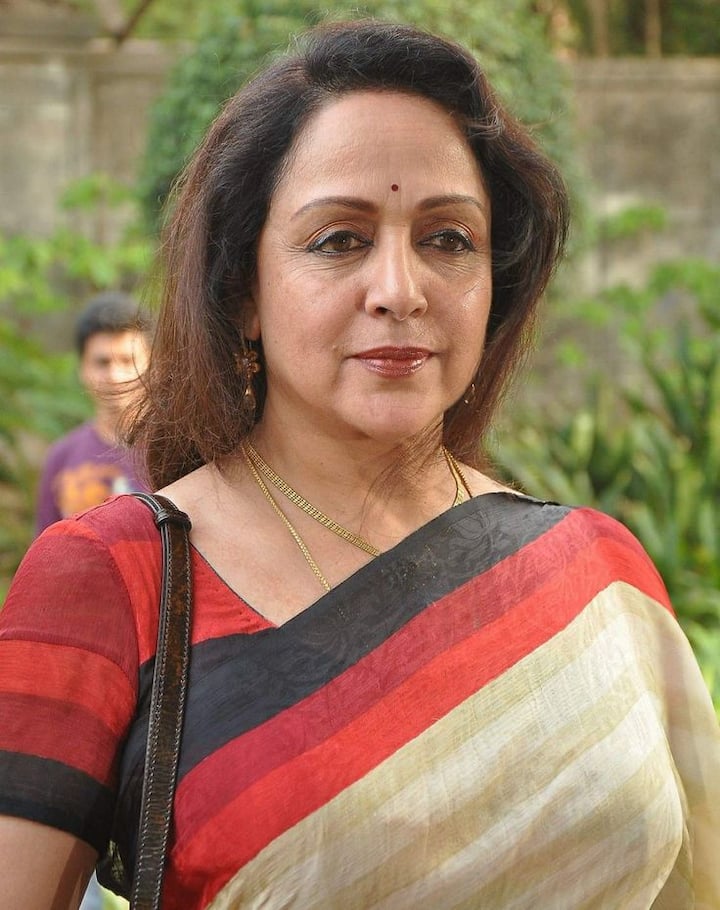 2024 में हुए लोकसभा इलेक्शन के दौरान उन्होंने जो हलफनामा जमा किया था. उस हिसाब से उनके और धर्मेंद्र के पास 56 लाख से ज्यादा कैश और 4.52 करोड़ से ज्यादा राशि बैंक में जमा है.