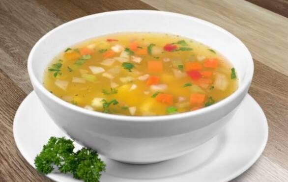 मिक्स वेजिटेबल सूप: मिक्स वेजिटेबल सूप पेट भरता है और पाचन में मदद करता है. इसमें आप गाजर, बीन्स, पत्तागोभी और मटर जैसी सब्जियों को उबालकर काली मिर्च और नींबू से स्वाद बढ़ा सकते हैं.