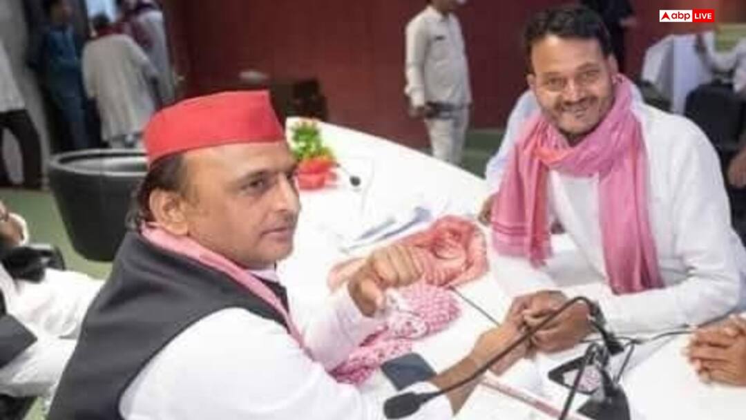 अखिलेश यादव के करीबी पप्पू यादव के खिलाफ केस, गणेश मंत्र से कथित छेड़छाड़ का मामला Azamgarh sp leader booked for insulting ganesh mantra hurt religious sentiments ann अखिलेश यादव के करीबी पप्पू यादव के खिलाफ केस, गणेश मंत्र से कथित छेड़छाड़ का मामला