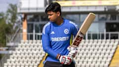 वैभव सूर्यवंशी इंग्लैंड में हुए मालामाल, जानिए उनकी प्रति दिन की मैच फीस क्या है?