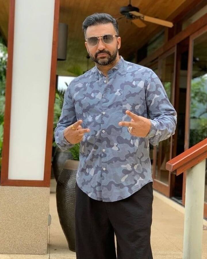 इस लिस्ट में पहले नंबर पर राज कुंद्रा का नाम है. शिल्पा शेट्टी के पति को 'बिग बॉस 19' के लिए अप्रोच किया गया था. लेकिन उन्होंने ये ऑफर ठुकरा दिया है. इससो पहले उन्हें 'द ट्रेटर्स' में देखा गया था.