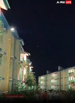 चंद्रकोट यात्री निवास को तिरंगे रंग की लाइतों से सजाया गया | ABP NEWS SHORTS