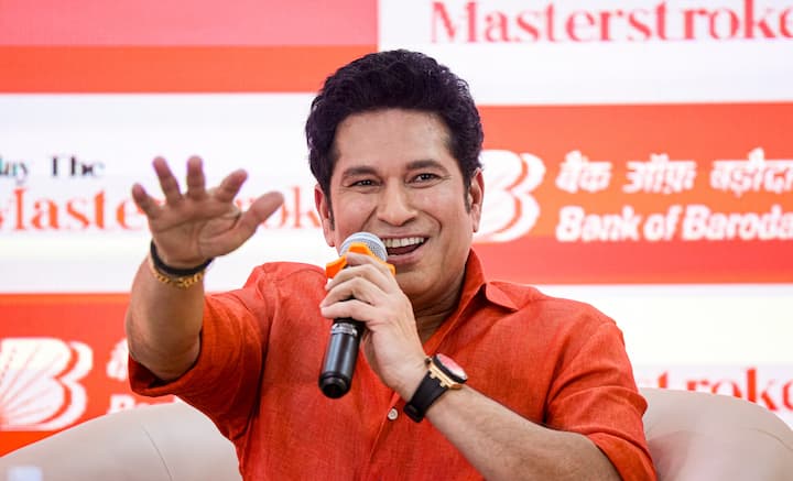 BCCI से सचिन तेंदुलकर को कितनी मिलती है पेंशन? जानें एमएस धोनी से कम है या ज्यादा 22 सचिन को पेंशन के रूप में 70 हजार रुपये मिलते हैं. धोनी और सचिन के पेंशन के पैसे में कोई फर्क नहीं है. दोनों को ही एक बराबर पेंशन मिलती है. धोनी को भी बीसीसीआई हर महीने 70 हजार रुपये देती है.