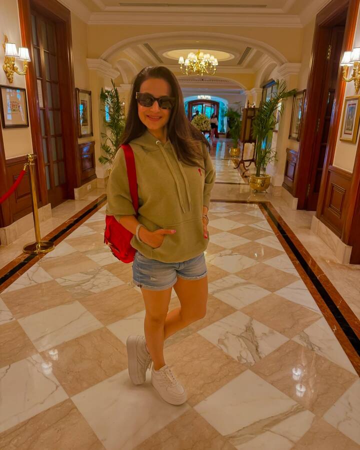 इतनी पॉपुलैरिटी मिलने के बाद अमीषा का डाउनफॉल शुरू हो गया. 2002 से 2010 के करीब 20 से ज्यादा फिल्में उनकी बॉक्स ऑफिस पर फ्लॉप हो गई.