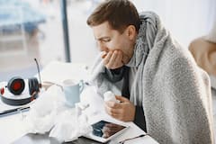 Monsoon Health Care Tips: āĻā§āĻŦāϰ, āϏāϰā§āĻĻāĻŋ-āĻāĻžāĻļāĻŋ-āĻšāĻžāĻāĻāĻŋ, āĻ
ā§āϝāĻžāϞāĻžāϰā§āĻāĻŋ... āϏāĻŦāĻ āĻŦāϰā§āώāĻžāϰ āϏāĻā§āĻā§, āύāĻŋāĻā§āĻā§ āϏā§āϏā§āĻĨ āϰāĻžāĻāϤ⧠āĻā§ āĻā§ āĻāϰāĻŦā§āύ?