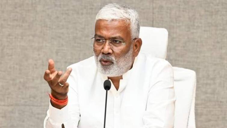 'न कोई सिफारिश चलेगी न कोई सोर्स...', छांगुर मामले में कैबिनेट मंत्री स्वतंत्र देव सिंह की दो टूक UP Minister Swatantra Dev Singh React on Chhangur Baba In religious Conversion Racket Case ANN 'न कोई सिफारिश चलेगी न कोई सोर्स...', छांगुर मामले में कैबिनेट मंत्री स्वतंत्र देव सिंह की दो टूक