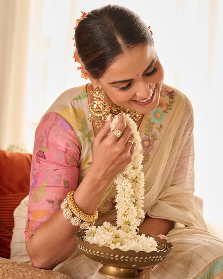 Styled in a South Indian drape, the outfit didn’t just highlight her radiant personality but also paid homage to her roots.