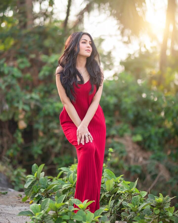 एक्ट्रेस ने कहा कि मैं हमेशा उन्हें फाइनेंशनशियल सपोर्ट देती थी, अभी तक भी देती आई थी.