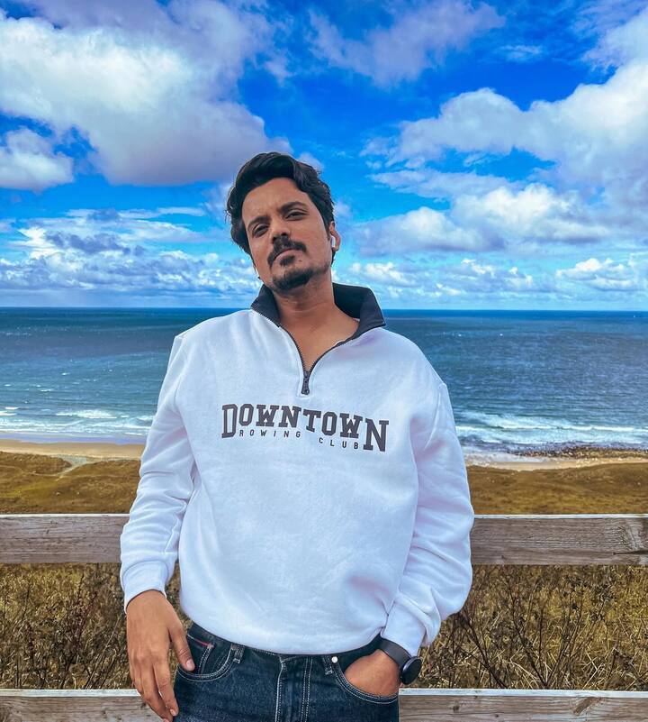 उसी दौरान सैफ और करीना के रिसेप्शन की पार्टी हो रही थी. बाद में नौकरी से तंग आकर एक्टर ने काम छोड़ दिया.उसके बाद उन्होंने एक मॉल में काम करना शुरू किया.