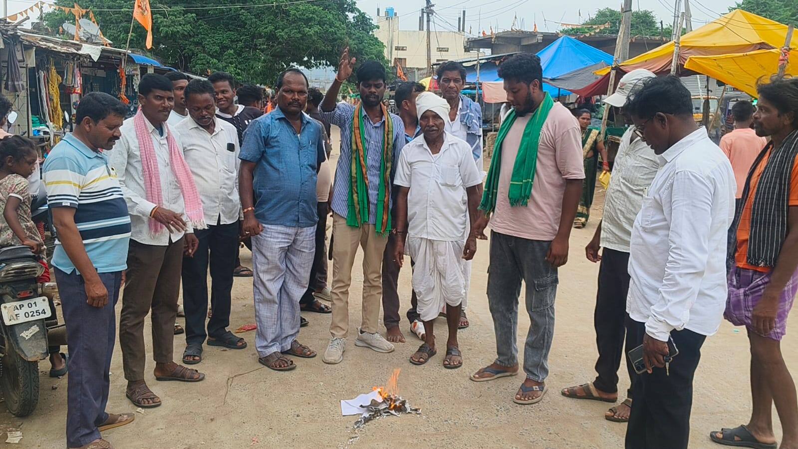 Adilabad Latest News: కుమ్రం భీం ఆసిఫాబాద్‌లో గిరిజనుల ఉద్యమ బాట- జీవో నెంబర్ 49కు వ్యతిరేకంగా 21న ఉమ్మడి ఆదిలాబాద్‌ జిల్లా బంద్‌ 