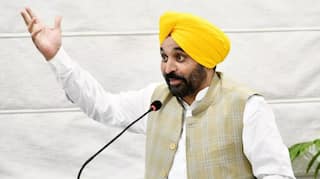 ਟਿਕਟਾਂ ਬਾਹਰਿਆਂ ਨੂੰ...ਭਮੱਕੜ ਸਿਰਫ਼ ਦਰੀਆਂ ਵਿਛਾਉਣ ਤੇ ਝਾੜਨ ਨੂੰ ਹੀ ਰੱਖੇ!  ਤਰਨ ਤਾਰਨ 'ਚ ਕਾਮਯਾਬ ਹੋਏਗਾ 'ਆਪ' ਦਾ ਫਾਰਮੂਲਾ