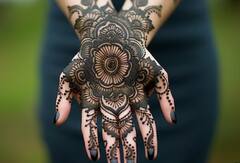 Hariyali Teej Mehndi Design: हरियाली तीज पर लगाएं ये 6 खूबसूरत डिजाइन, पिया को बनाएं अपना दीवाना