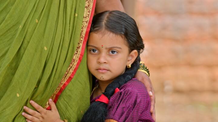 तुळजाचे मानवी बालरूप जगदंबाच्या आजूबाजूला असलेल्या मंडळींना मोहाच्या जाळ्यात अडकवून जगदंबाला महिषासुरासमोर हजर करण्याची कपटी योजना मोहिनीने आखली आहे. तेव्हा मोहिनीची मोहरुपी माया अडकवेल का जगदंबाला तिच्या जाळ्यात? हे पाहणं औत्सुक्याचं ठरणार आहे.