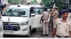 ਹਸਪਤਾਲ 'ਚ ਤਾਬੜਤੋੜ ਚੱਲੀਆਂ ਗੋਲੀਆ, 4 ਹਥਿਆਰਬੰਦ ਬਦਮਾਸ਼ਾਂ ਵੱਲੋਂ ਇਲਾਜ ਕਰਵਾ ਰਹੇ ਗੈਂਗਸਟਰ ਦਾ ਕਤਲ; ਵਿਰੋਧੀ ਗੈਂਗ ਨੇ ਬਣਾਇਆ ਨਿਸ਼ਾਨਾ...