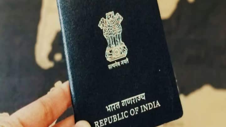 चाहे पासपोर्ट बनवाना हो वीजा के लिए अप्लाई करना हो या पत्नी के नाम पर कोई सरकारी स्कीम का फायदा लेना हो. हर जगह मैरिज सर्टिफिकेट की जरूरत पड़ सकती है. कोर्ट में भी यह सर्टिफिकेट कई बार आपके हक में कानूनी सबूत की तरह काम करता है.