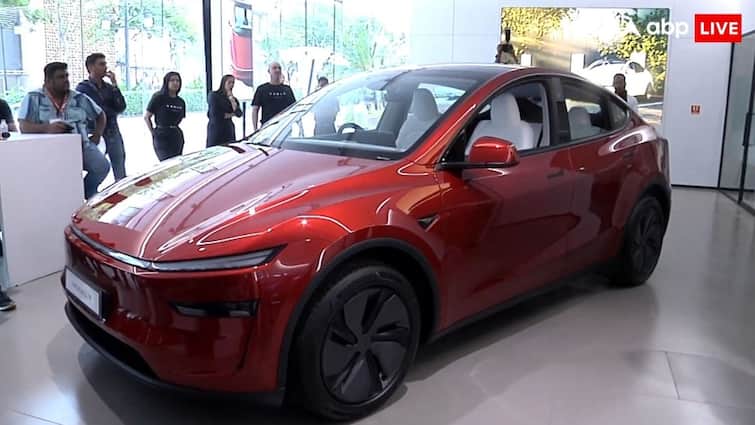 Tesla Model Y First Look: भारत में लॉन्च के बाद क्या वाकई टेस्ला बन पाएगी EV किंग? जानें फीचर्स, लुक और रेंज में कितना है दम Tesla Model Y India First look review Worth the wait Know features look and range details Tesla Model Y First Look: भारत में लॉन्च के बाद क्या वाकई टेस्ला बन पाएगी EV किंग? जानें फीचर्स, लुक और रेंज में कितना है दम