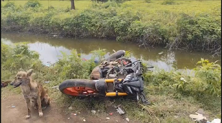 दिंडोरी कृषी उत्पन्न बाजार समिती समोर झालेल्या अपघातात 7 जणांचा मृत्यू झाल्याची धक्कादायक घटना घडली आहे