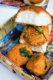 काय सांगता! डायटमध्ये  वडा-पाव खाऊ शकता? जाणून घ्या!