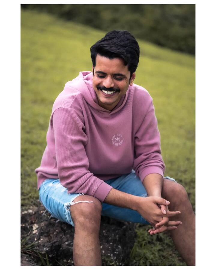 आसिम ने कहा था कि मैंने एक होटल में वेटर के तौर पर काम इसलिए किया क्योंकि अपनी लाइफ में कुछ करना चाहता था. कुछ महीने बाद मुझे रसोई विभाग में शिफ्ट कर दिया गया.