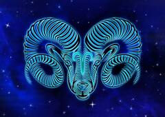 Daily Horoscope 18 July: āĻĒāϰāĻŋāĻŦāĻžāϰ⧠āĻŦāĻĄāĻŧ āĻŦāĻŋāĻĒāĻĻā§āϰ āĻāĻļāĻā§āĻāĻž, āĻļā§āĻā§āϰāĻŦāĻžāϰ āĻāĻžāĻā§āϝ āĻā§āϞāĻŦā§ āĻāĻ āϰāĻžāĻļāĻŋāϰ