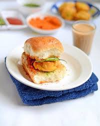 काय सांगता! डायटमध्ये  वडा-पाव खाऊ शकता? जाणून घ्या!