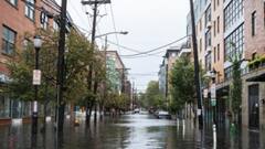 New York Flood: बाढ़ में डूबा सुपर पावर अमेरिका! ताश की पत्तों की तरह बह रही कारें, तस्वीरें दिल्ली-नोएडा की नहीं न्यूयॉर्क की