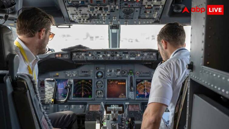difference between Mayday Mayday and PAN-PAN which is Indigo pilot chant after Engine Failure Mayday Mayday और PAN-PAN में क्या होता है अंतर, जानें पायलट ऐसा क्या होने पर बोलते हैं