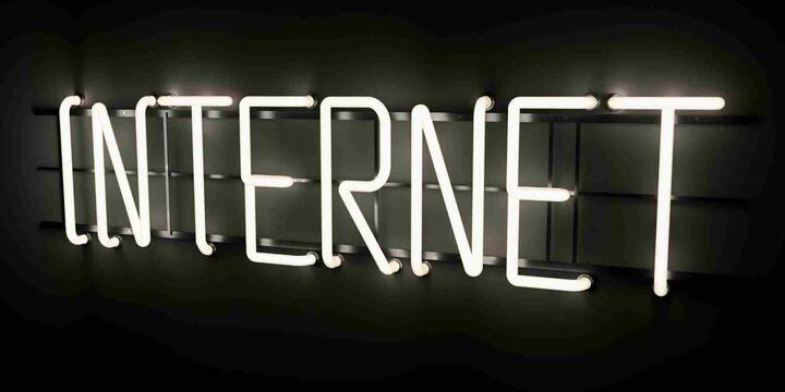 रिपोर्ट के मुताबिक भारत इस लिस्ट में 78वें स्थान पर है जहां औसतन इंटरनेट स्पीड 56.2 Mbps है. यहां पर वही 1GB Netflix वीडियो डाउनलोड होने में 2 मिनट से ज्यादा का समय लग सकता है. वहीं, कुछ अफ्रीकी देशों में स्पीड 10 Mbps से भी कम है जहां एक GB वीडियो डाउनलोड होने में 15 मिनट या उससे ज्यादा का समय लग सकता है.