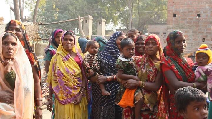 इस योजना का मकसद है महिलाओं को आर्थिक और सामाजिक रूप से मजबूत बनाना. ताकि वे खुद आगे बढ़ सकें और आत्मनिर्भर बन सकें. सरकार ने इस योजना में पढ़ाई करने वाली लड़कियों को भी सीधी मदद देना शुरू कर दिया है.