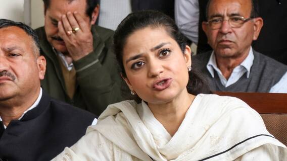 Jammu-Kashmir: उर्दू को लेकर कैट के फैसले पर भड़कीं इल्तिजा मुफ्ती, 'आज इसको हिंदू-मुस्लिम के...'