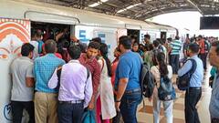 Metro Rail: মেট্রোর দরজা বন্ধের মুখে জোর করে আটকে ভিতরে ঢোকেন ? কত জরিমানা হতে পারে জানেন ?