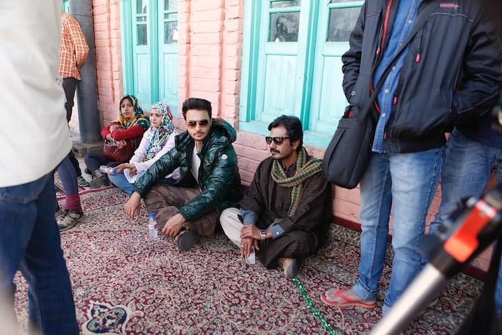 Bajrangi Bhaijaan Turns 10: Aayush Sharma Shares Unseen BTS Pics With Salman Khan, Nawazuddin & Munni Aayush referred to Bajrangi Bhaijaan as the “best acting school experience” where he learned both on and off camera.