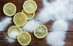 दांत चमकाने के 6 असरदार घरेलू नुस्खे, आज से ही अपनाएं