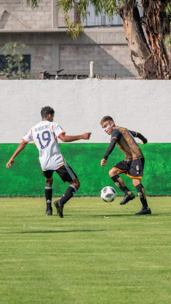 फुटबॉलर कौन सा पानी पीते हैं?