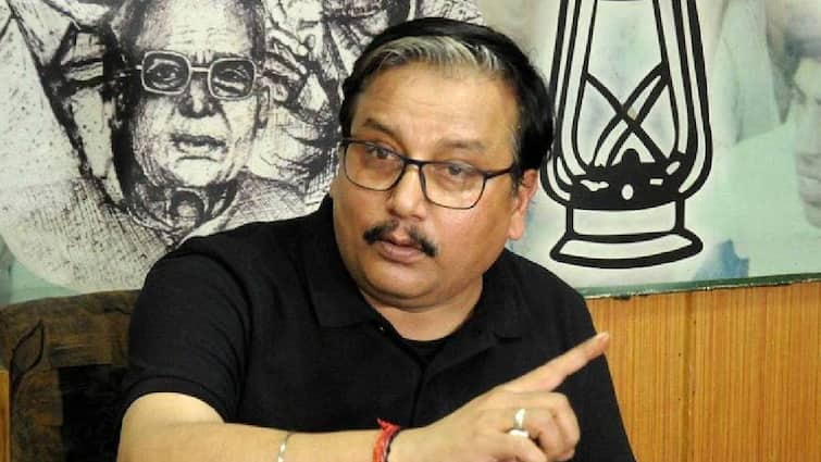 MP Manoj Jha: 'रैपर बदलकर मत बेचिए योजना’, बोले मनोज झा- ‘खाली पोटली’ जैसा प्रधानमंत्री का दौरा MP Manoj Jha attacks on PM Modi over PM Narendra Modi Motihari visit ann MP Manoj Jha: 'रैपर बदलकर मत बेचिए योजना’, बोले मनोज झा- ‘खाली पोटली’ जैसा प्रधानमंत्री का दौरा