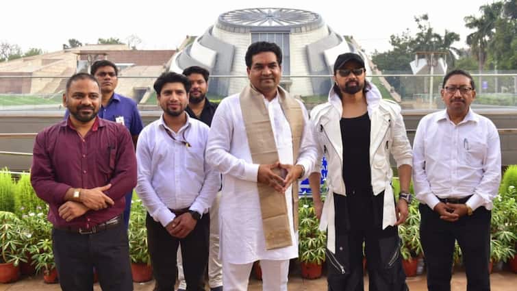 प्रधानमंत्री संग्रहालय पहुंचे हिमेश रेशमिया, बोले- अगर कभी यहां आने का मौका मिले तो जरूर आएं