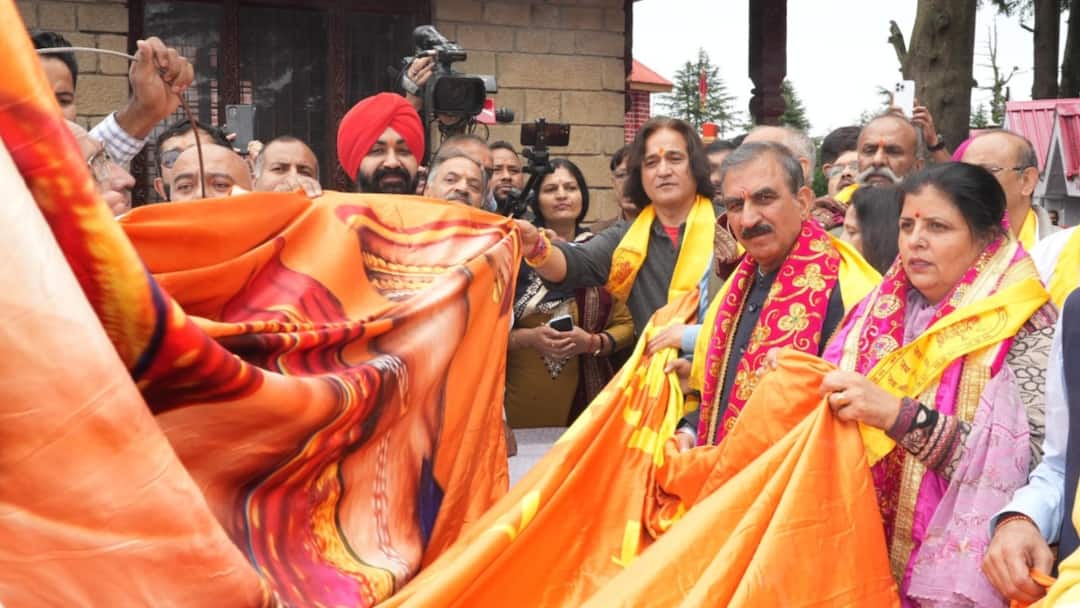 Himachal CM Sukhu Unfurls 108-Foot Flag At Shimla's Jakhu Temple Himachal CM Sukhu Unfurls 108-Foot Flag At Shimla's Jakhu Temple