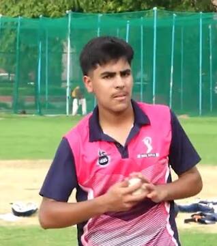 Virat Kohli: கோலி ரத்தம்டா... கிரிக்கெட் வீரராக உருவெடுத்த விராட் கோலி வாரிசு - ஹைப் எகிறுது