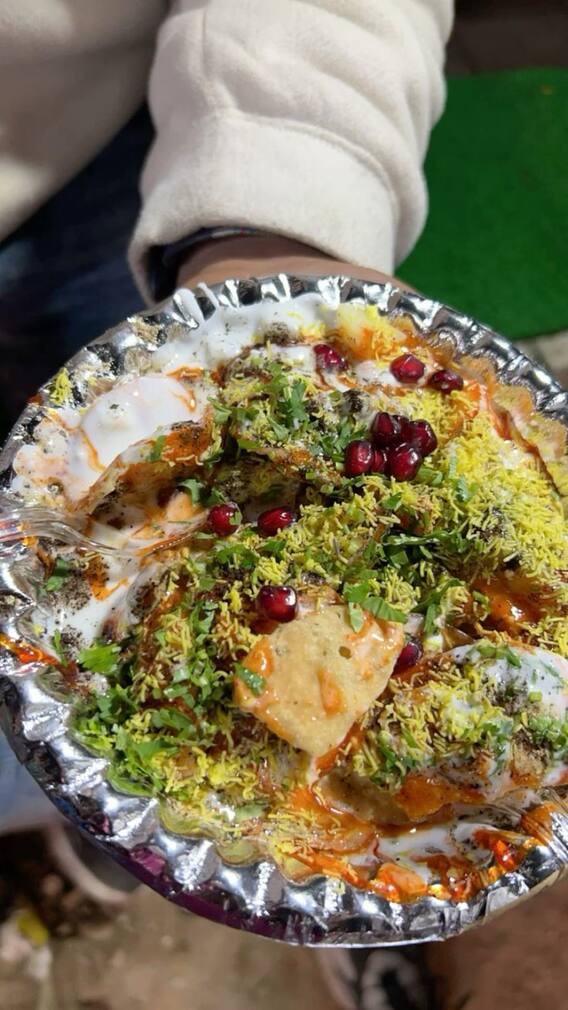 दिल्ली की 5 मशहूर कचौड़ी वाली जगहें, जहां स्वाद मिलेगा हर बाइट में