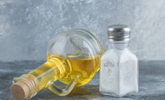 दांत चमकाने के 6 असरदार घरेलू नुस्खे, आज से ही अपनाएं