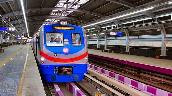 কলকাতা মেট্রো হোক বা দিল্লি মেট্রো, দুটিই আজ সাধারণ মানুষের কাছে লাইফলাইন হয়ে উঠেছে। প্রতিদিন প্রায় ৬০ লক্ষেরও বেশি মানুষ এতে সফর করেন।