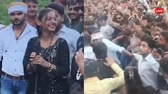 वायरल गर्ल मोनालिसा को देखने उमड़ी भारी भीड़, कहा- 'आप सबसे...'